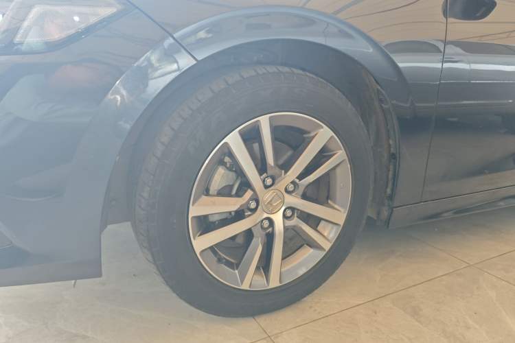 Used Honda Civic 2022 240TURBO CVT Dynamic Edition Left Front Wheel Hub