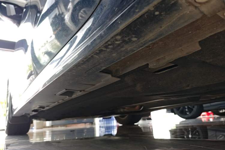 Used Honda Civic 2022 240TURBO CVT Dynamic Edition Left Side Sill