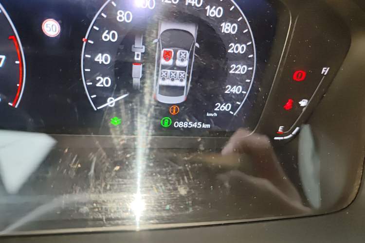 Used Honda Civic 2022 240TURBO CVT Dynamic Control Version Odometer Close Up