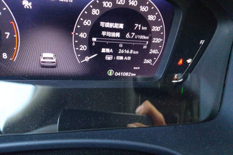 Used Honda Civic 2022 240TURBO CVT Dynamic Edition Odometer Close Up
