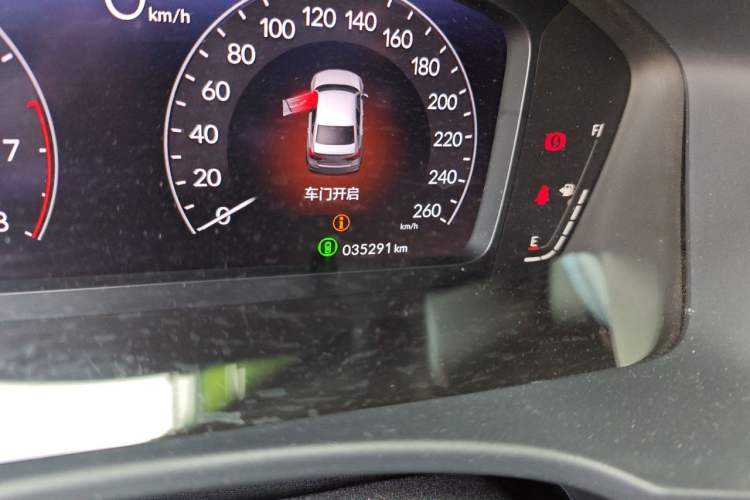 Used Honda Civic 2022 240TURBO CVT Dynamic Edition Odometer Close Up