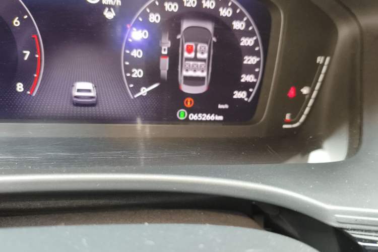 Used Honda Civic 2022 240TURBO CVT Dynamic Edition Odometer Close Up
