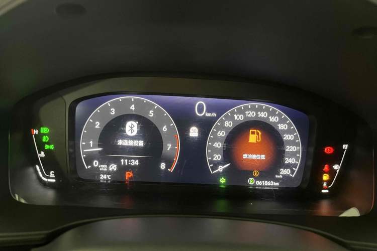 Used Honda Civic 2022 240TURBO CVT Dynamic Edition Odometer Close Up