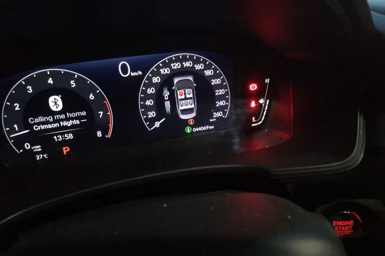 Used Honda Civic 2022 240TURBO CVT Dynamic Edition Odometer Close Up
