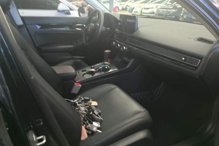 Used Honda Civic 2022 240TURBO CVT Dynamic Edition Right Front Seat