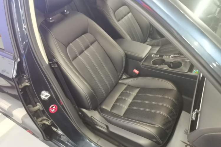 Used Honda Civic 2022 240TURBO CVT Dynamic Edition Right Front Seat