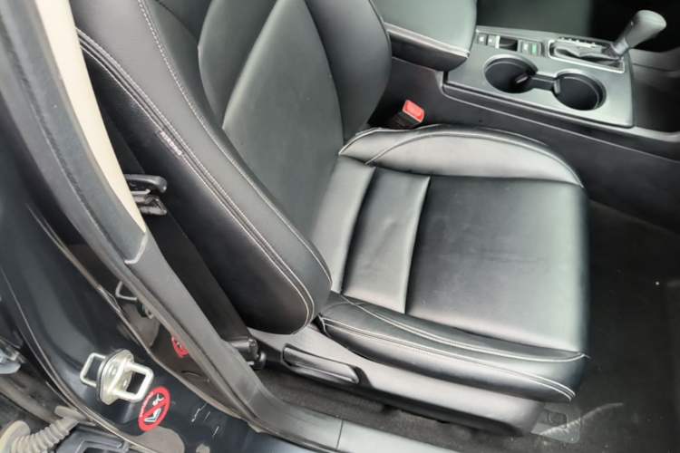 Used Honda Civic 2022 240TURBO CVT Dynamic Edition Right Front Seat