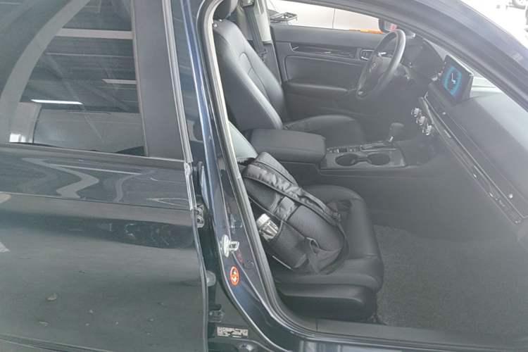 Used Honda Civic 2022 240TURBO CVT Dynamic Edition Right Front Seat