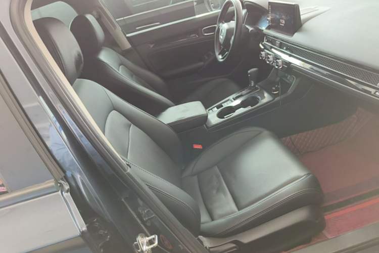 Used Honda Civic 2022 240TURBO CVT Dynamic Edition Right Front Seat