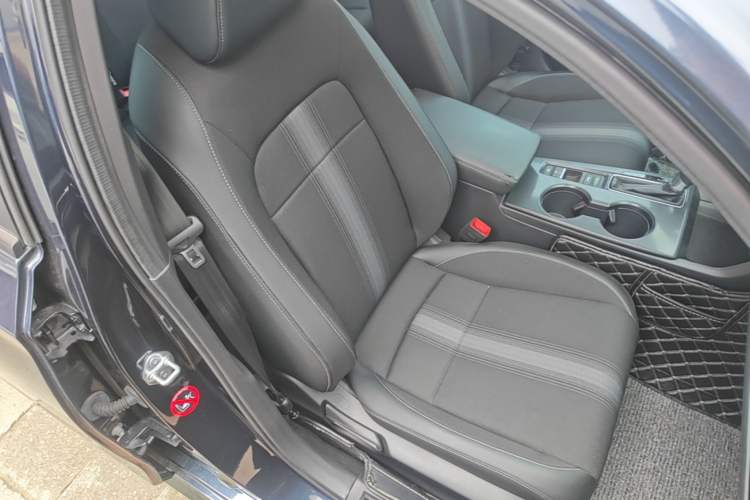 Used Honda Civic 2022 240TURBO CVT Dynamic Edition Right Front Seat