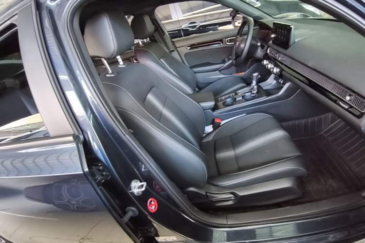 Used Honda Civic 2022 240TURBO CVT Dynamic Edition Right Front Seat