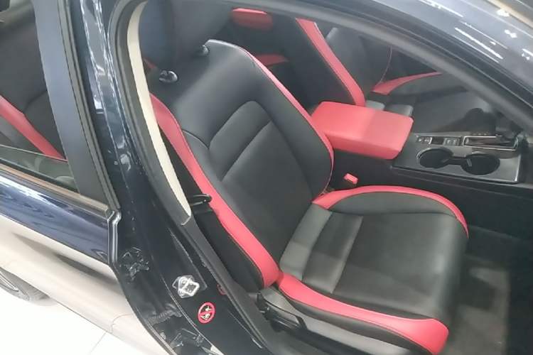 Used Honda Civic 2022 240TURBO CVT Dynamic Edition Right Front Seat
