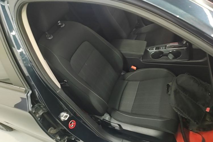 Used Honda Civic 2022 240TURBO CVT Dynamic Edition Right Front Seat