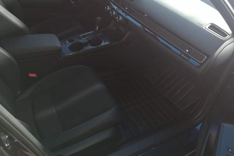 Used Honda Civic 2022 240TURBO CVT Dynamic Edition Right Front Seat