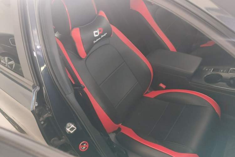 Used Honda Civic 2022 240TURBO CVT Dynamic Edition Right Front Seat