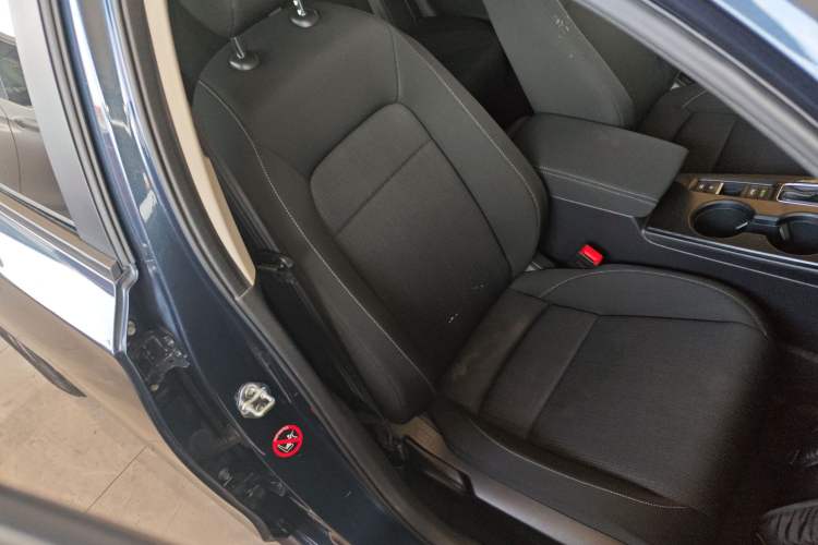 Used Honda Civic 2022 240TURBO CVT Dynamic Edition Right Front Seat