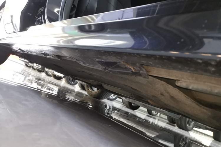 Used Honda Civic 2022 240TURBO CVT Dynamic Edition Right Side Sill