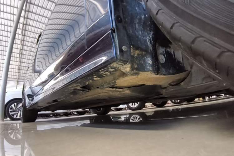 Used Honda Civic 2022 240TURBO CVT Dynamic Edition Right Side Sill