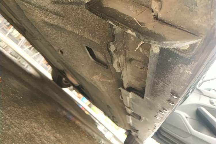 Used Honda Civic 2022 240TURBO CVT Dynamic Edition Right Side Sill