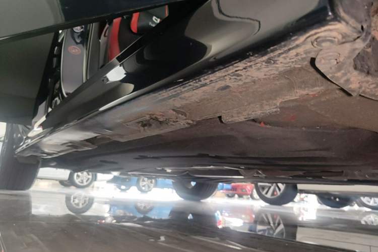 Used Honda Civic 2022 240TURBO CVT Dynamic Edition Right Side Sill