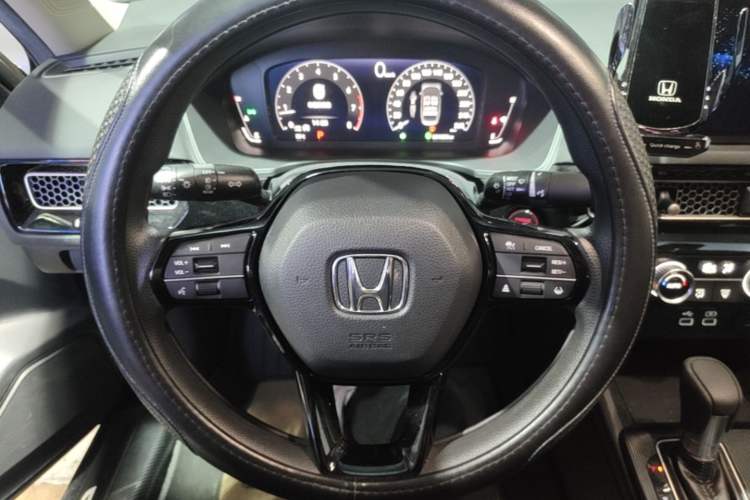 Used Honda Civic 2022 240TURBO CVT Dynamic Edition Steering Wheel