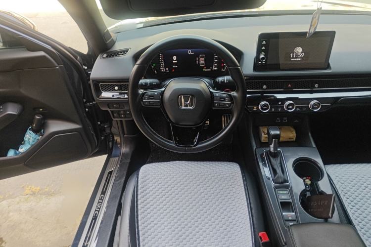 Used Honda Civic 2022 240TURBO CVT Dynamic Edition Steering Wheel