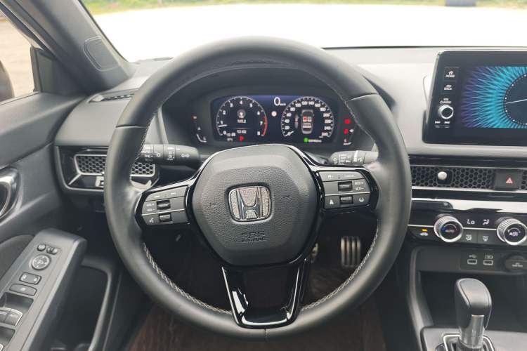 Used Honda Civic 2022 240TURBO CVT Dynamic Edition Steering Wheel