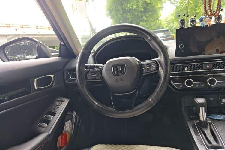 Used Honda Civic 2022 240TURBO CVT Dynamic Edition Steering Wheel