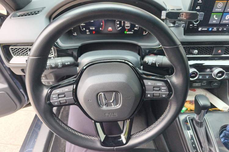 Used Honda Civic 2022 240TURBO CVT Dynamic Edition Steering Wheel