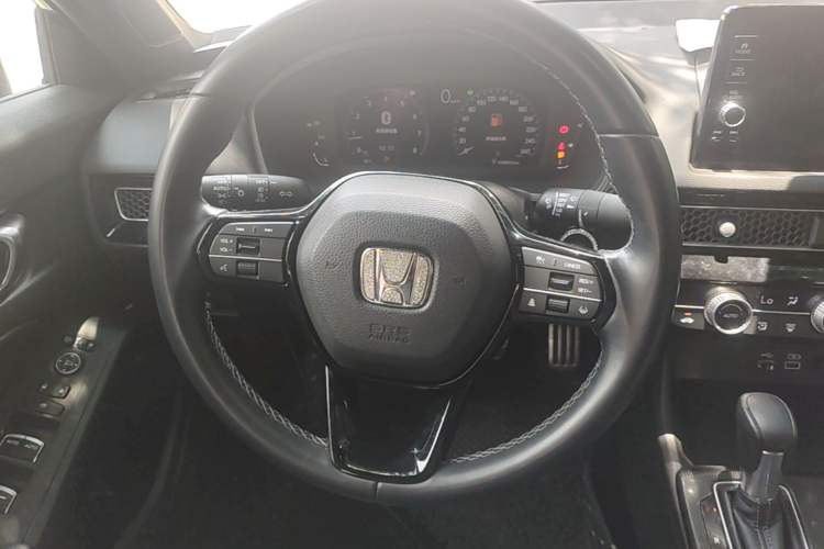 Used Honda Civic 2022 240TURBO CVT Dynamic Edition Steering Wheel