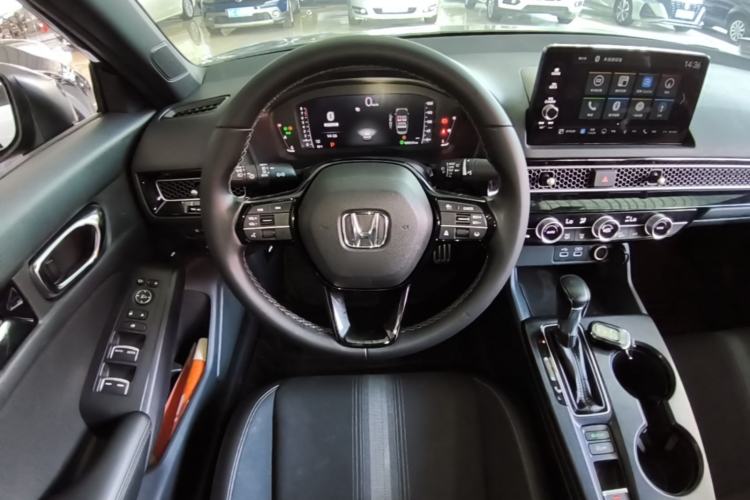 Used Honda Civic 2022 240TURBO CVT Dynamic Edition Steering Wheel