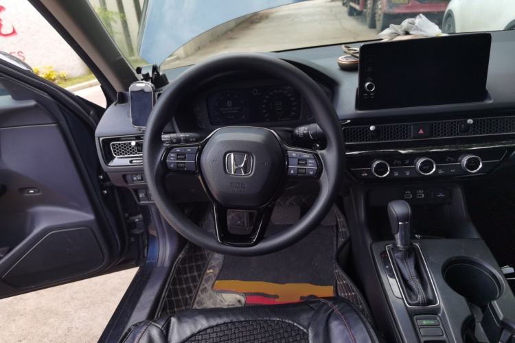 Used Honda Civic 2022 240TURBO CVT Dynamic Edition Steering Wheel