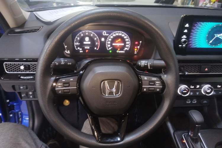 Used Honda Civic 2022 240TURBO CVT Dynamic Edition Steering Wheel
