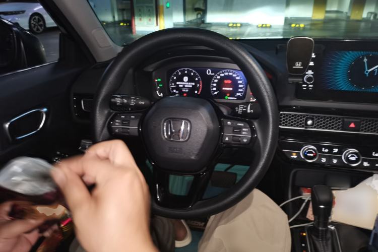 Used Honda Civic 2022 240TURBO CVT Dynamic Edition Steering Wheel