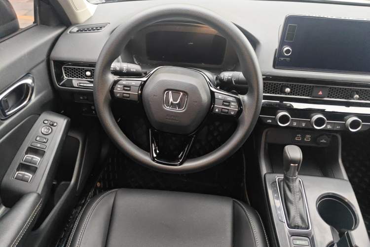Used Honda Civic 2022 240TURBO CVT Dynamic Edition Steering Wheel
