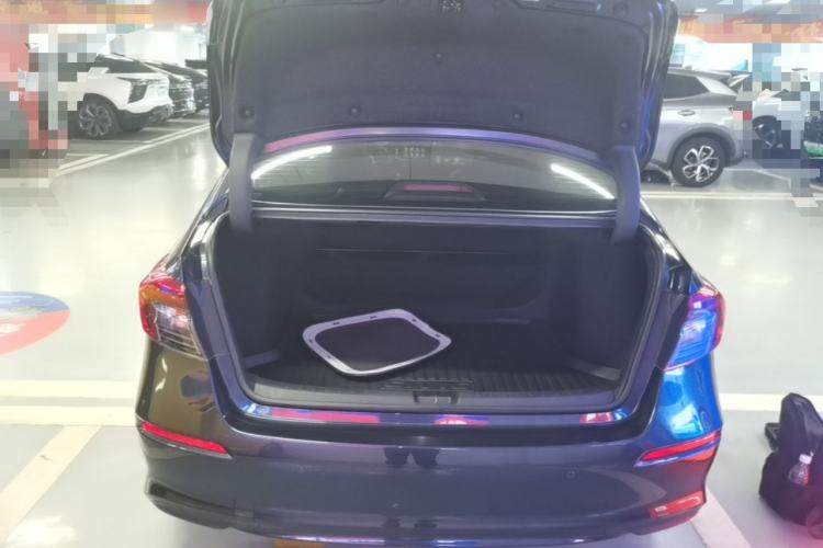 Used Honda Civic 2022 240TURBO CVT Dynamic Edition Trunk