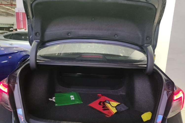 Used Honda Civic 2022 240TURBO CVT Dynamic Edition Trunk
