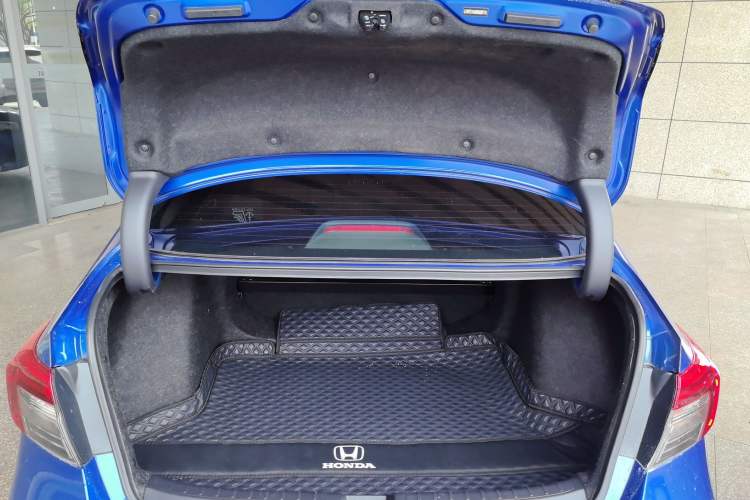 Used Honda Civic 2022 240TURBO CVT Dynamic Edition Trunk