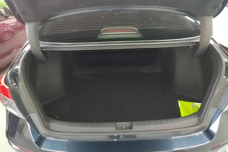 Used Honda Civic 2022 240TURBO CVT Dynamic Edition Trunk