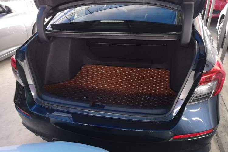 Used Honda Civic 2022 240TURBO CVT Dynamic Edition Trunk