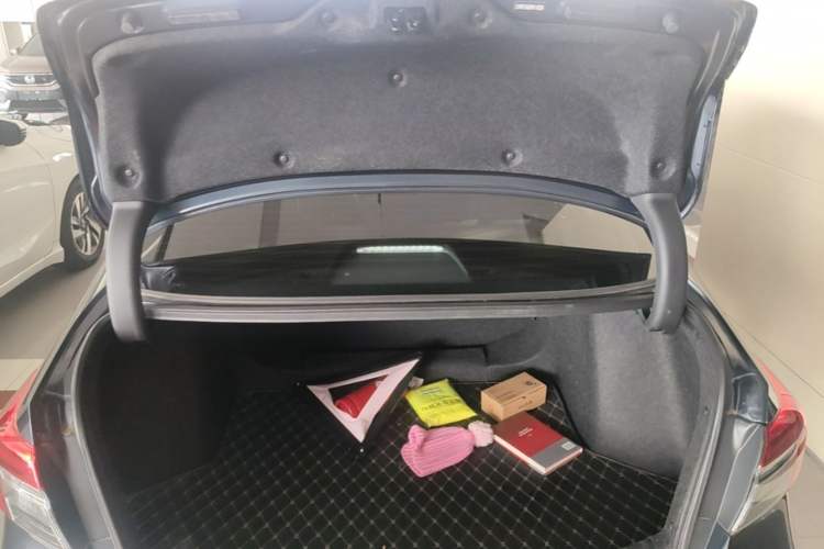 Used Honda Civic 2022 240TURBO CVT Dynamic Edition Trunk