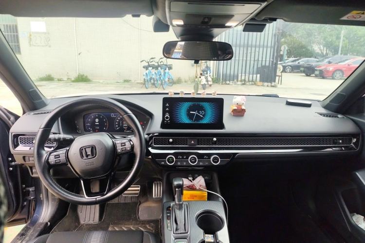 Used Honda Civic 2022 240TURBO CVT Dynamic Edition Center Console