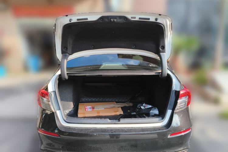 Used Honda Civic 2022 240TURBO CVT Dynamic Edition Trunk