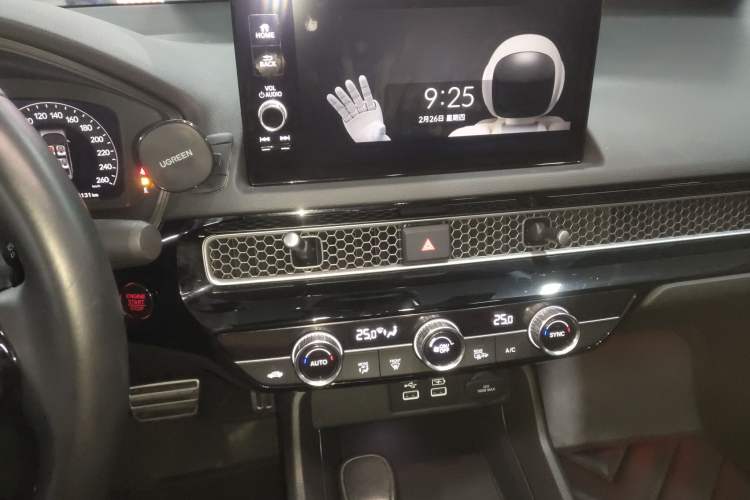 Used Honda Civic 2022 240TURBO CVT Dynamic Edition Audio And AC Panel