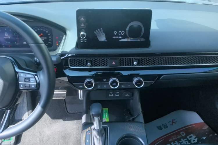 Used Honda Civic 2022 240TURBO CVT Dynamic Edition Audio And AC Panel