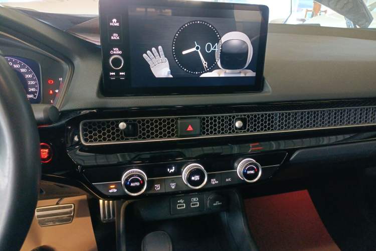 Used Honda Civic 2022 240TURBO CVT Dynamic Edition Audio And AC Panel
