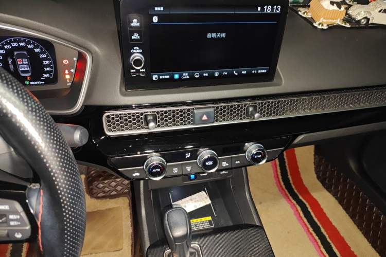 Used Honda Civic 2022 240TURBO CVT Dynamic Control Version Audio And AC Panel