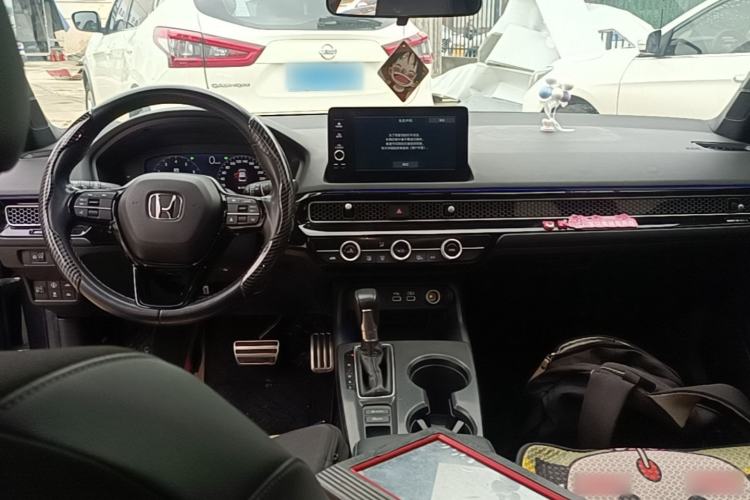 Used Honda Civic 2022 240TURBO CVT Dynamic Edition Center Console
