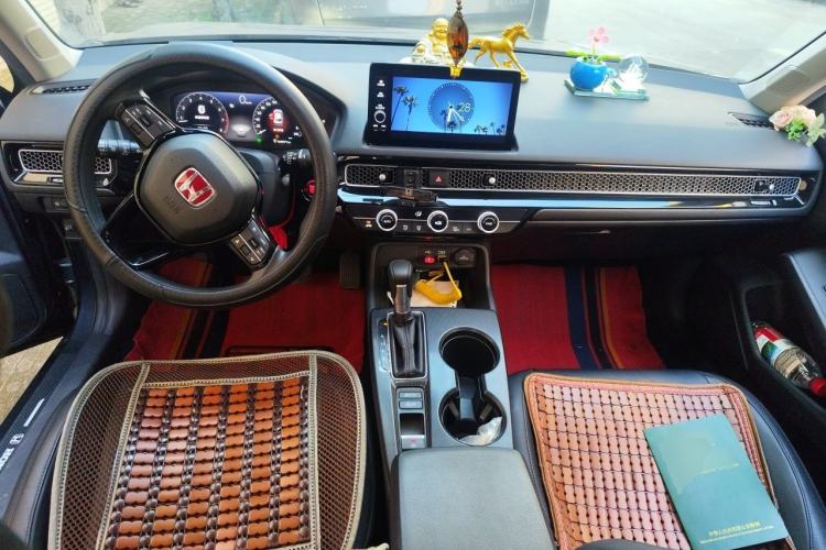 Used Honda Civic 2022 240TURBO CVT Dynamic Edition Center Console