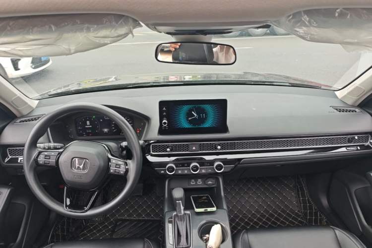 Used Honda Civic 2022 240TURBO CVT Dynamic Edition Center Console
